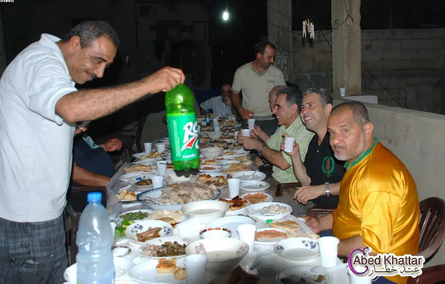 العشاء السنوي الذي أقامه الأخ احمد حسن في مخيم البداوي