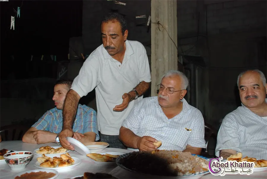 الاخ احمد حسن يقدم عشائه السنوي لللاصدقاء
