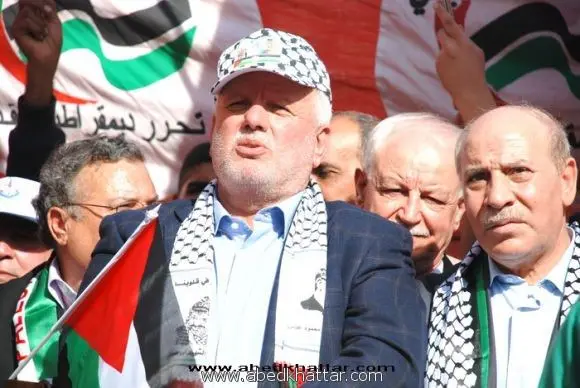 آلاف المتضامنين يعتصمون أمام الإسكوا دعماً القيادة الفلسطينية