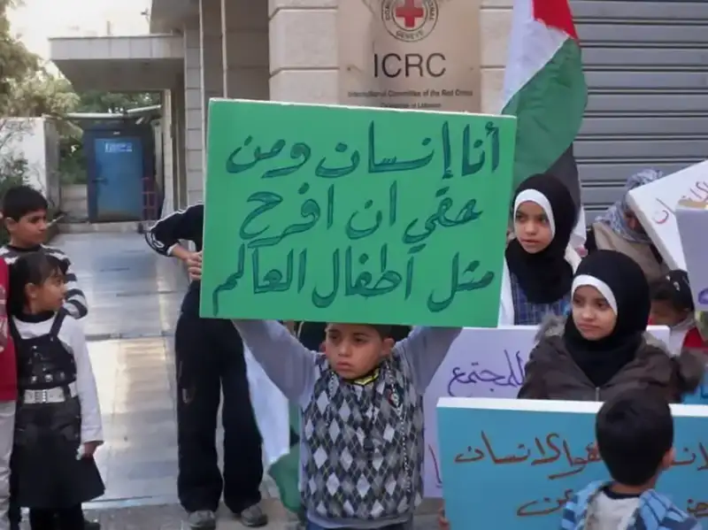 اعتصام لأطفال اللاجئين الفلسطينيين من سوريا الى لبنان