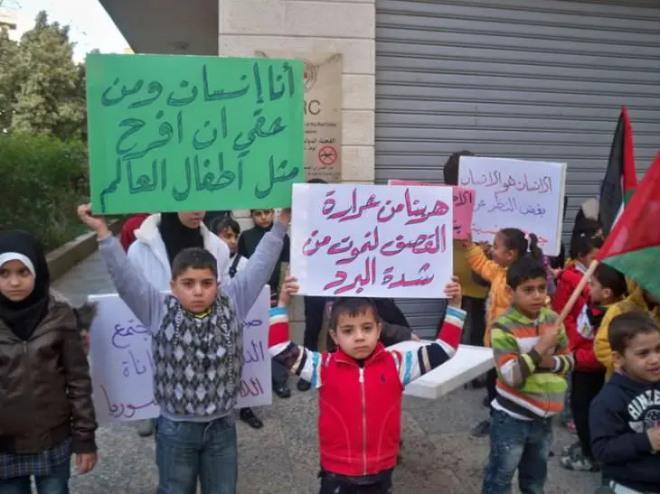 اعتصام لأطفال اللاجئين الفلسطينيين من سوريا الى لبنان