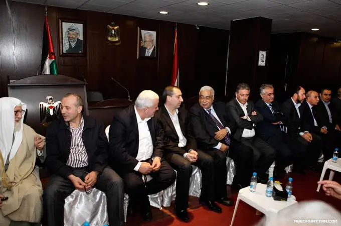 حركة فتح تتقبل العزاء باللواء ميسرة ابو حمدية في سفارة فلسطين في لبنان
