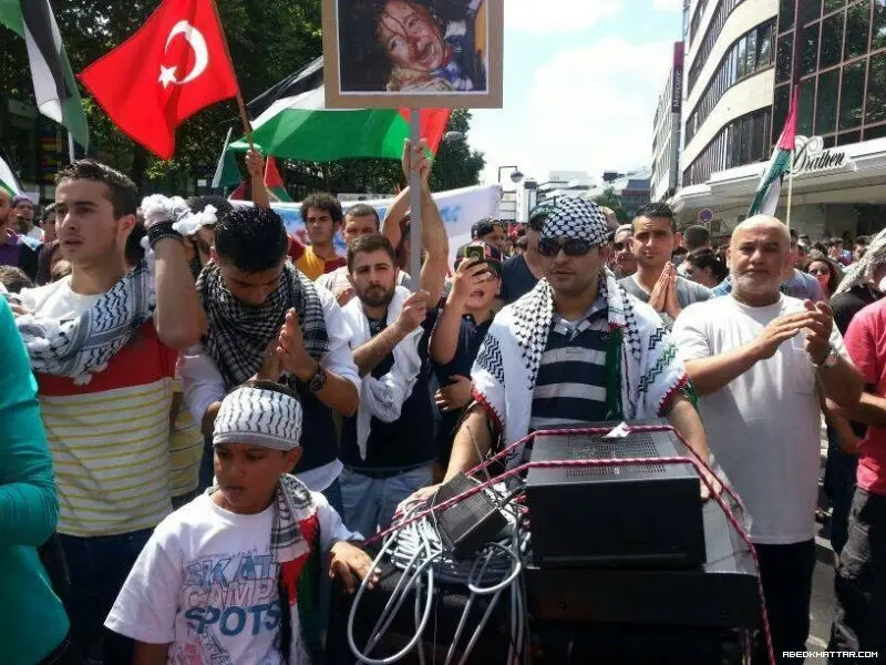 وقفة احتجاج تنديدا بالعدوان الإسرائيلي على قطاع غزة الفلسطينية والأراضي المحتله في مدينة درتمند ،