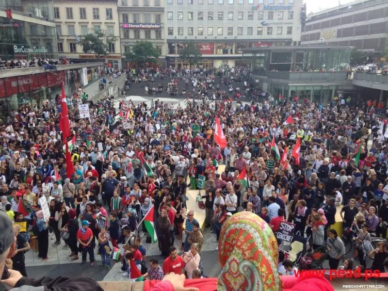 السويد || مظاهرة ضخمة وسط العاصمة ستوكهولم تنديدا بالعدوان الإسرائيلي على غزة وتضامنا مع الشعب الفلسطيني
