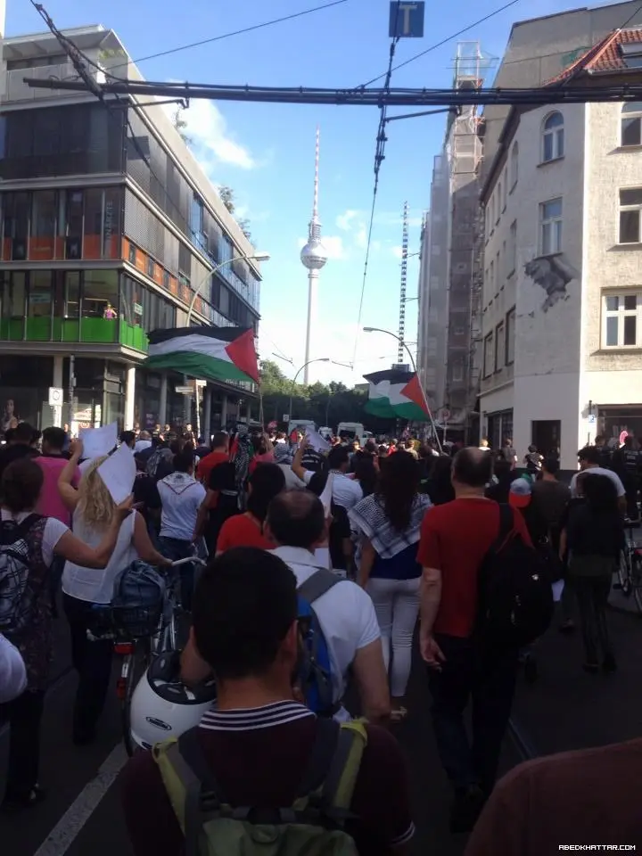 اسماء ضحايا الحرب على غزه تخترق وسط الحي اليهودي في برلين وصولا الى وسط العاصمه