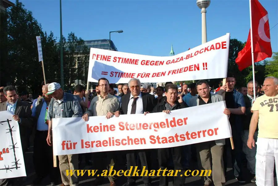 مظاهرة تنديد شهدتها ساحة ألكسندربلاتز مرورا الى بوابة براندنبورغ