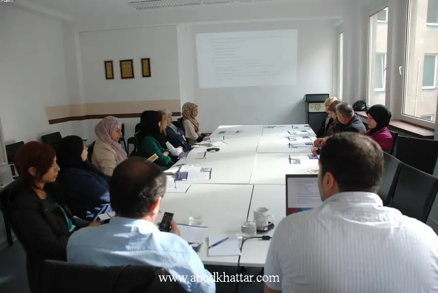 الجالية العربية الألمانية المستقلة تقيم دورة تأهيل وتدريب لاصحاب المؤسسات والشركات والتجارية الخاصة