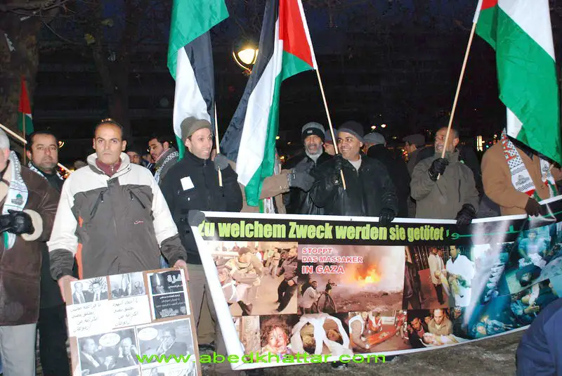 وقفة استصراخ واحتجاج جماهيرية بشموع الحرية في قلب برلين