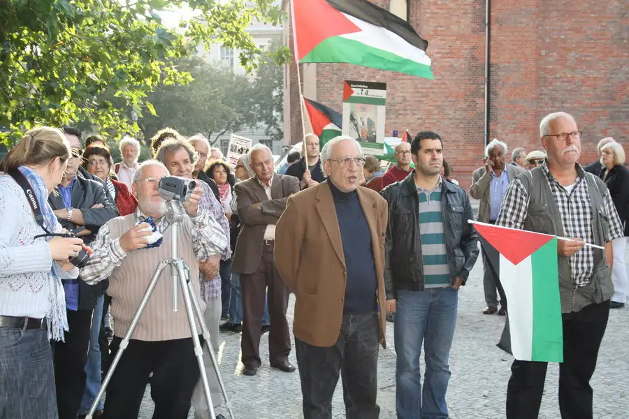 الجالية الفلسطينية في برلين تنفذ وقفة تضامنية دعما لطلب عضوية دولة فلسطين في الامم المتحدة
