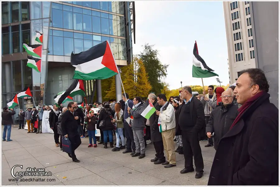 وقفة غضب واستنكار في ساحة بوسدامر بلاتس ضد جرائم كيان الاحتلال الصهيوني