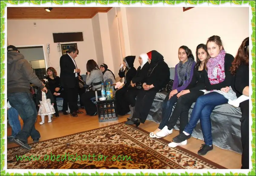 التقاء ابناء جمعية السلام كبارا وصغارا في مطعم السلام في منطقة الفيدينغ