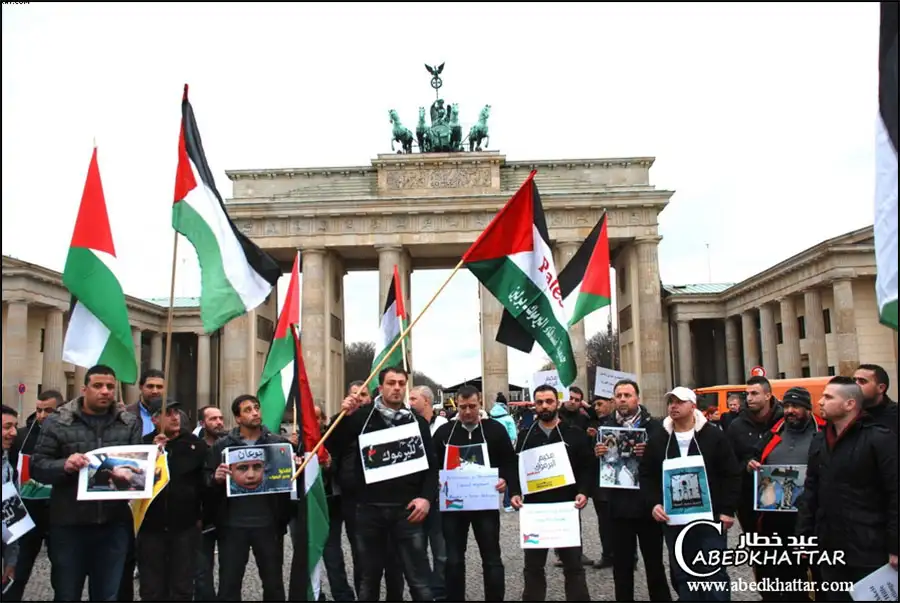 وقفة في برلين تضامنًا مع مخيم اليرموك