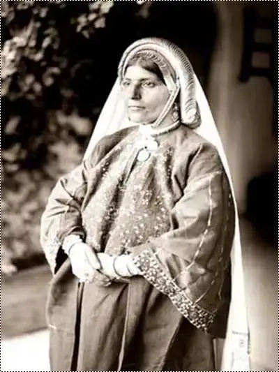 اللباس التقليدي لنساء رام الله 1933