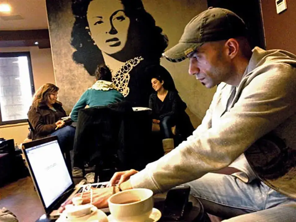 قصة المقهى والسلطة في رام الله