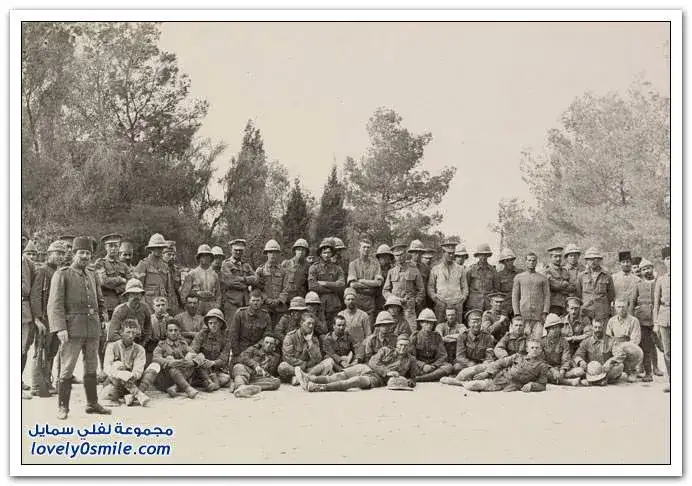 جنود بريطانيون معتقلون في معركة غزة الأولى عام 1917