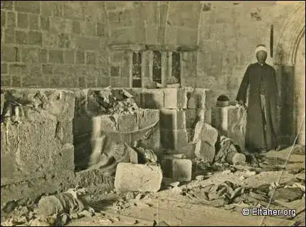 جامع عكاشة في يافا بعد أن قامت القوات البريطانية بنسفه عام 1929.