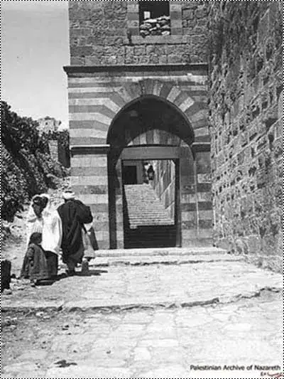 مدخل الحرم الإبراهيمي الشريف عام 1929