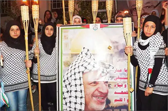 صور من مخيمات لبنان تحيي الذكرى التاسعة لرحيل الشهيد ياسر عرفات